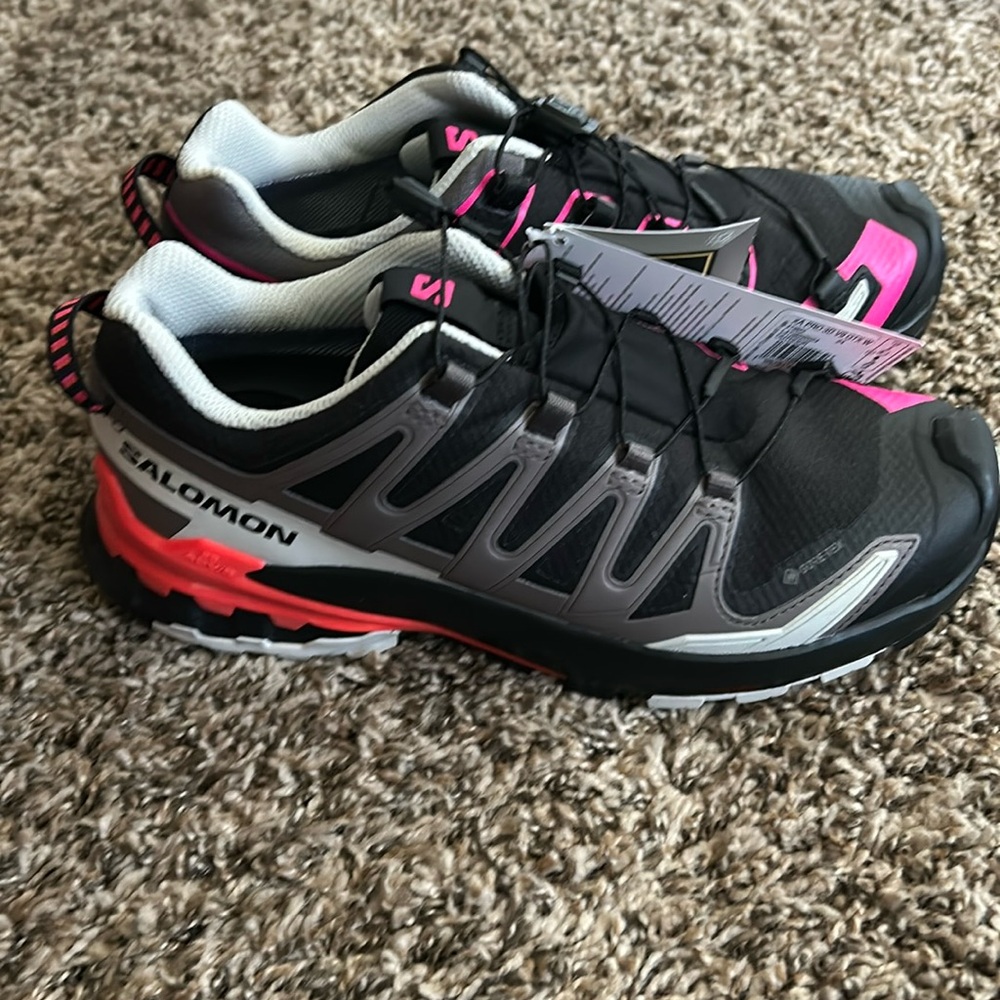 Salomon XA PRO running trail Women’s Size 7 Black and Pink